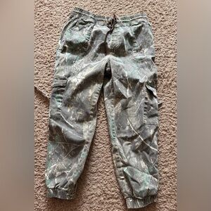 Women's Gray Camouflage Ankle Jeans